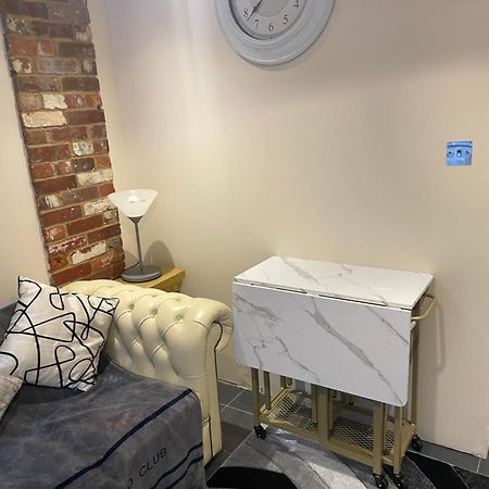 Hurst Flat 3 Meadow View Cozy Getaway 아파트 외부 사진