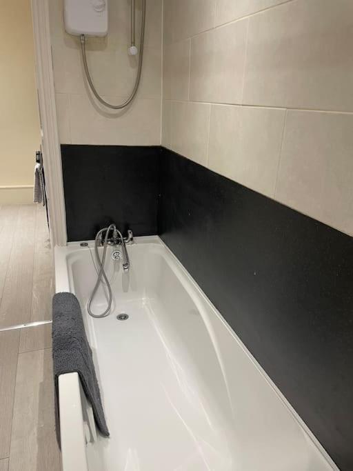 Hurst Flat 3 Meadow View Cozy Getaway 아파트 외부 사진