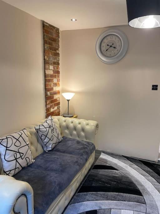 Hurst Flat 3 Meadow View Cozy Getaway 아파트 외부 사진