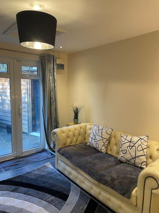 Hurst Flat 3 Meadow View Cozy Getaway 아파트 외부 사진